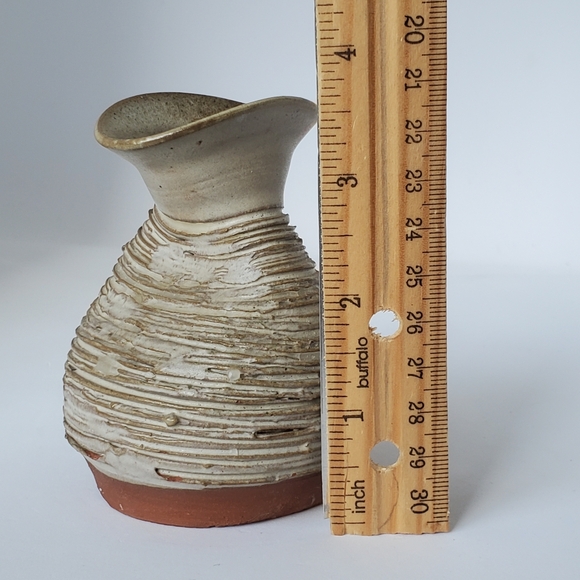 Studio Pottery Turned and Pinched Vase Signed and Numbered by Artist - Picture 9 of 10